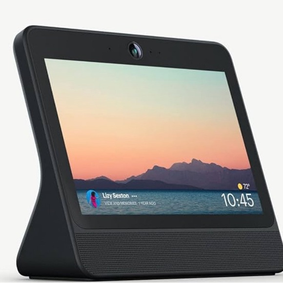 Portal from Facebook Hands-Free Video Calling with Alexa Built-in (Gen 1) - Picture 1 of 3